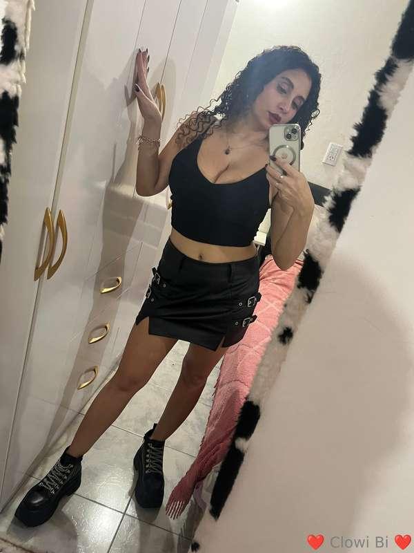 love what would you like to see today?😈