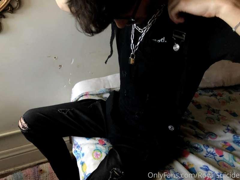 royalsuicide image #1