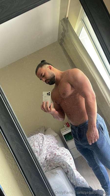 Just here relaxing… DM me I’m bored🫣