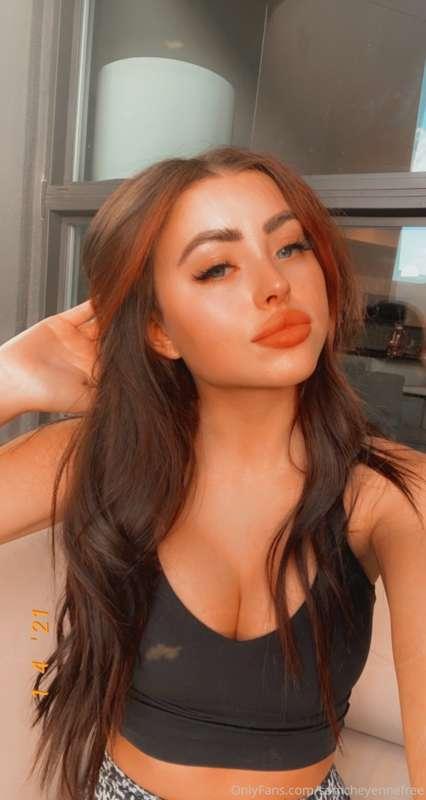 How’s your Sunday night going? ♥️