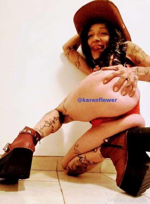 Go follow my friend @karenflower , a tattooed girl who will ..
