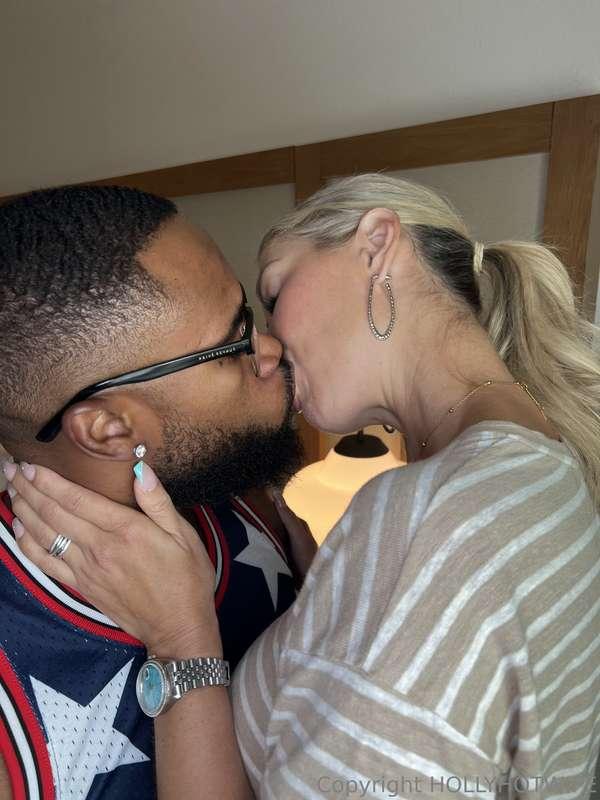 hollyhotwife image #0