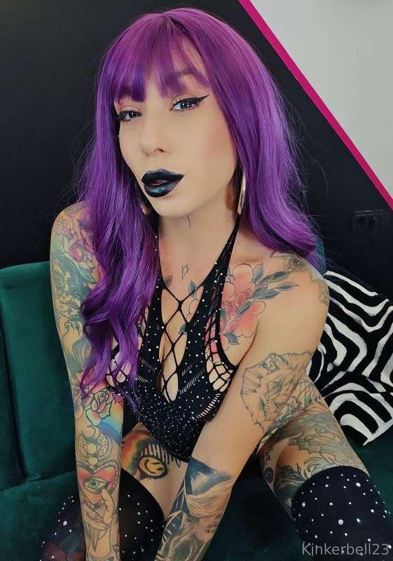 I finally have myself a Black lipstick and guess what... I'm..