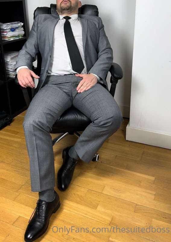 thesuitedboss image #4