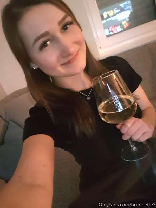Zu Vino Sag Ich Nie No🍷😄
Wieso gibt es kein Weißwein-Smiley?..
