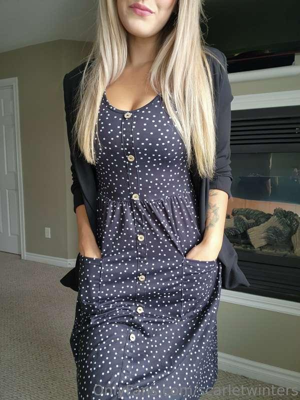 ***Titty Tuesday***
Are you hot and horny for teacher??
I kn..