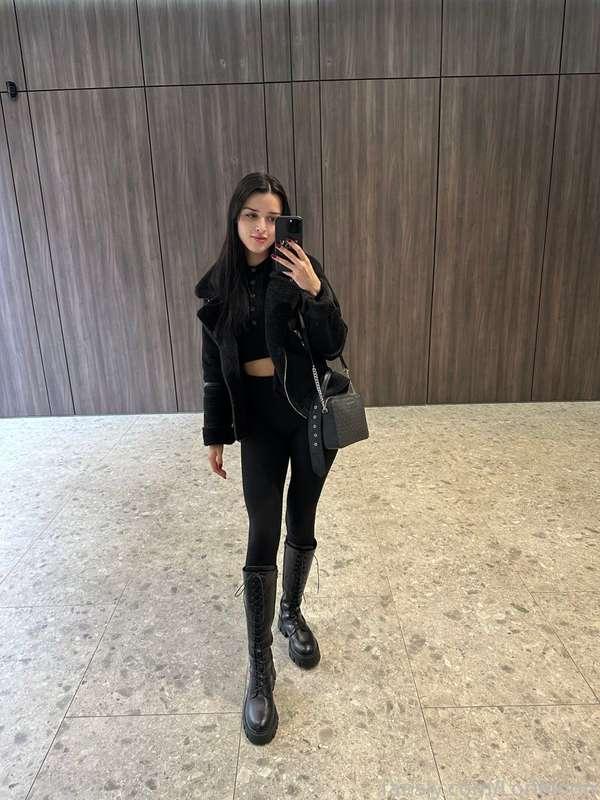 your wallet will be empty by the end of the day




#fyp #brunette #mistress #femdom #domme #findom #lifestyle #selfie #domination