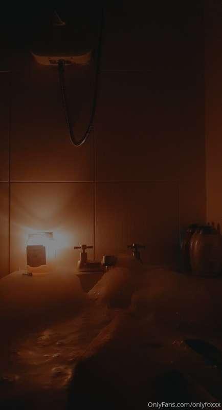 Guys, im burnt out, I cant, never getting out the bath 😂😂😂