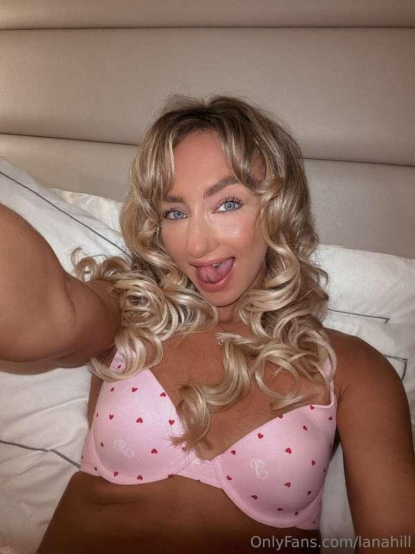 The only thing missing between these sheets is you 💋