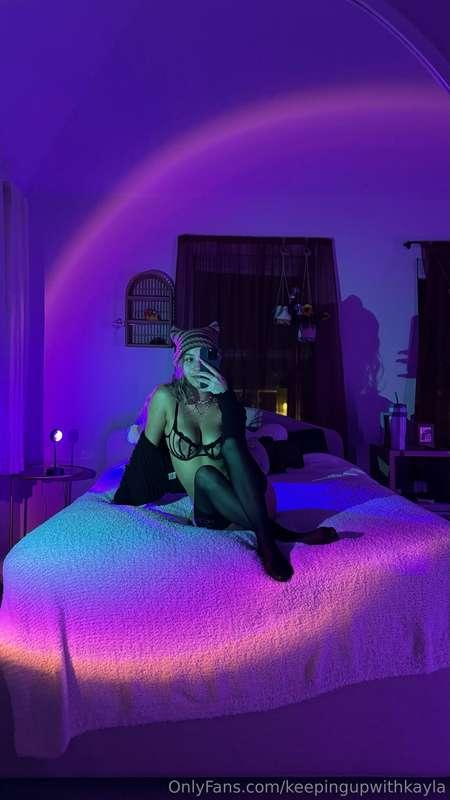 Wanna come to my bed? 
