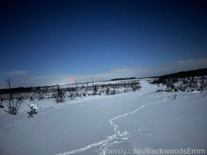 Full moon, full ass, pissing. ❄️ 

#pee #pissing #snowmobile #snow #michigan #pawg #bbw #outdoors #natural #fyp #thick #chubby #milf 