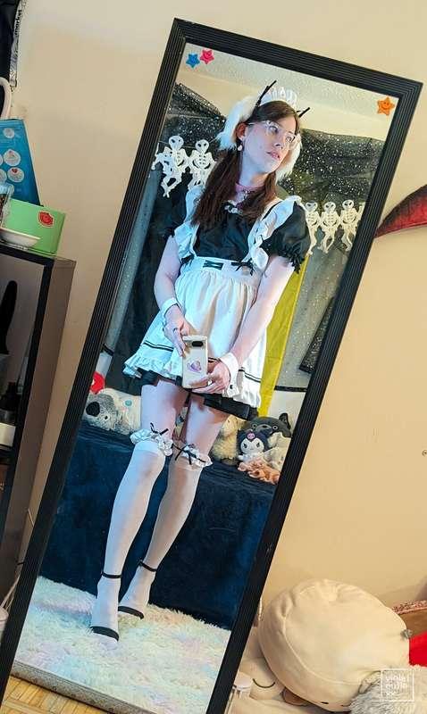 love these heels and socks together 🥰