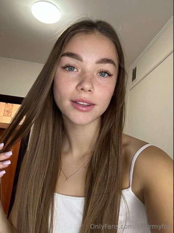 The hottest student @layla_mayer 🌶just started her sex life ..