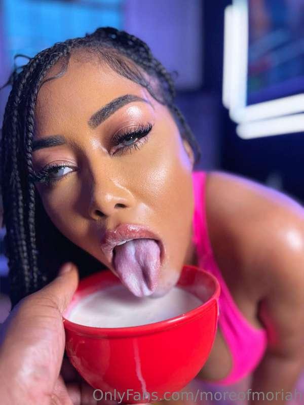 So thirsty👅💦
