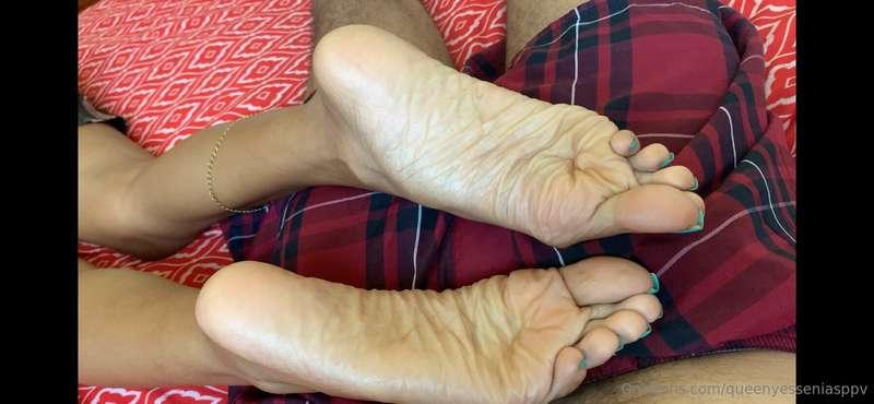 3 minute clip of me teasing him in his boxers with my feet a..