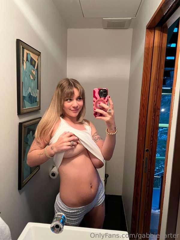 gabbiecarter image #0