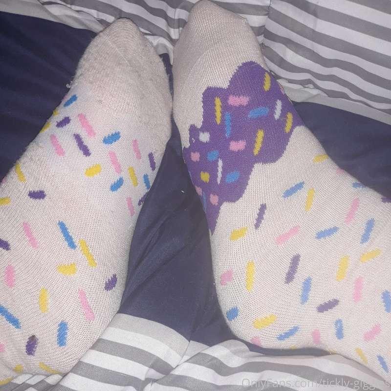 Do you like my cute socks? 🥺😇