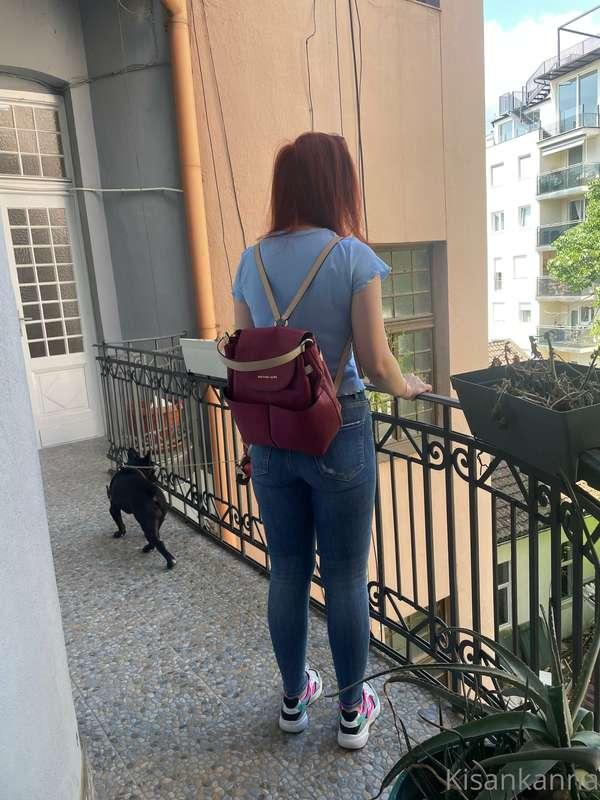 Do you like the ass in these jeans?))