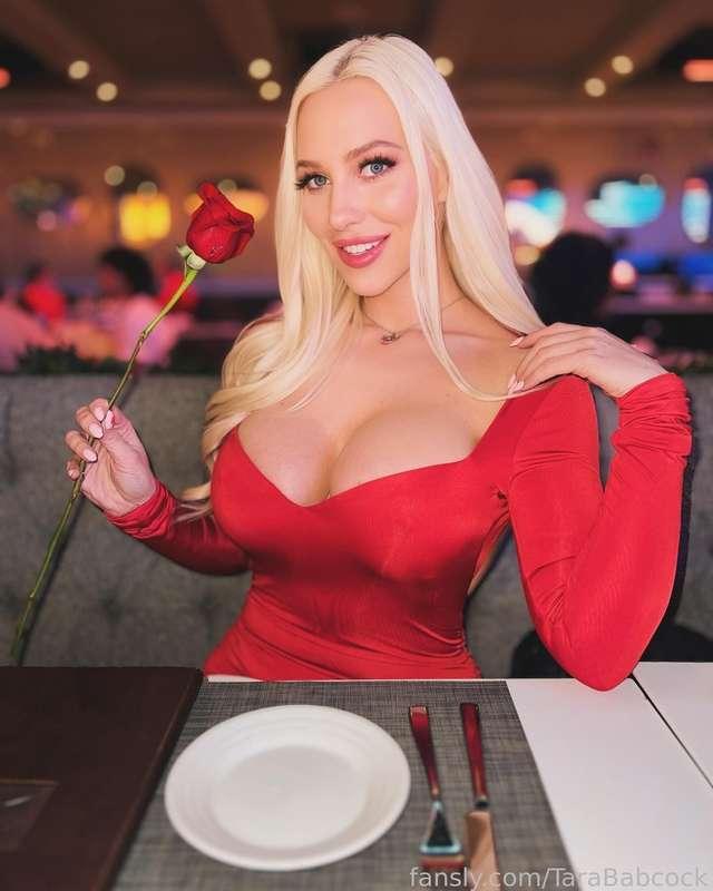 I was a cute V-day date! 🌹