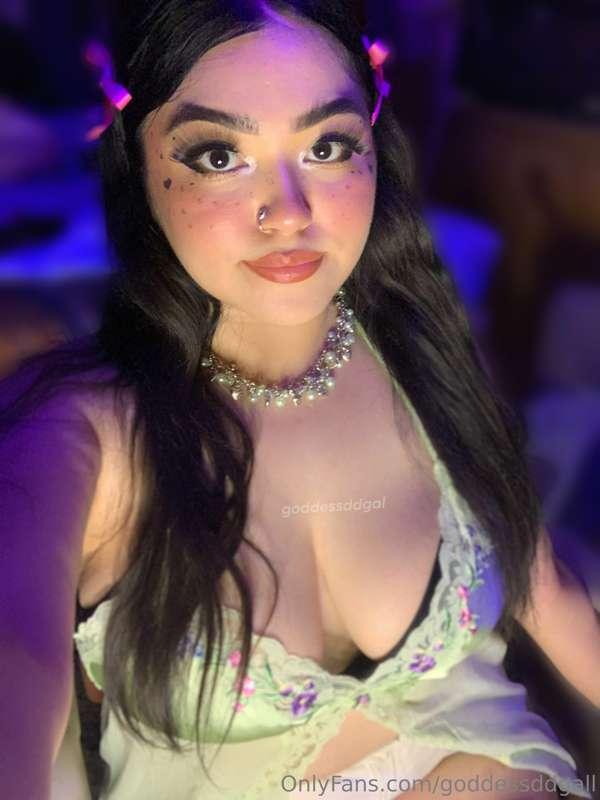 dk i look good in green? 🥹