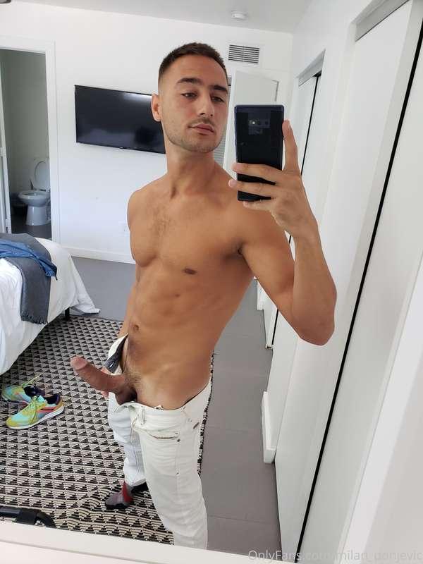 Who wants to lick me????

Make sure to follow my FREE OF onl..