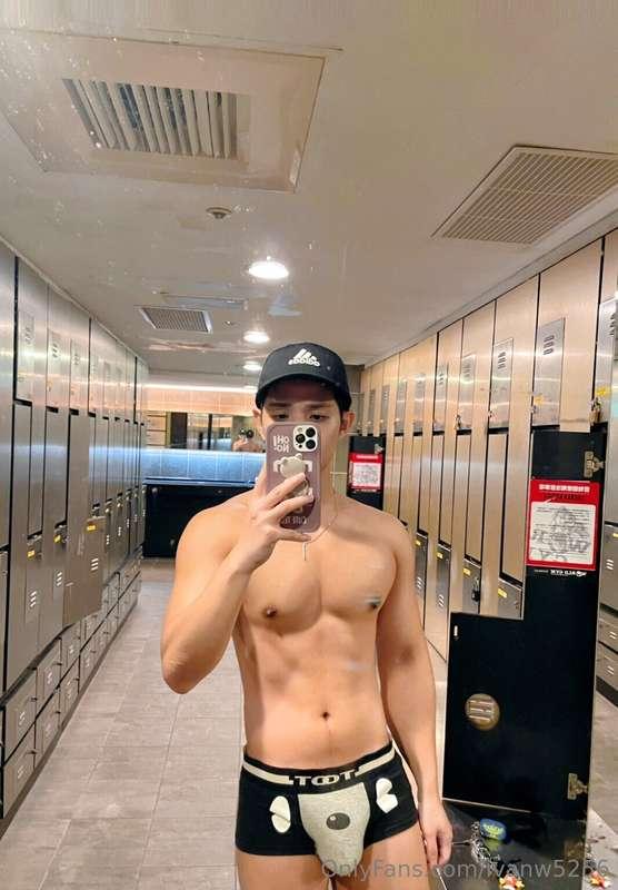 不知道褲子是不是小了呢?😏