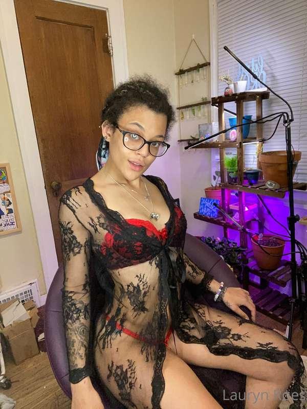 Thinking about getting my pink nipples pierced👀
Slide and te..