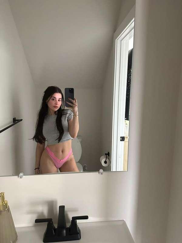 No pants allowed 🙅‍♀️