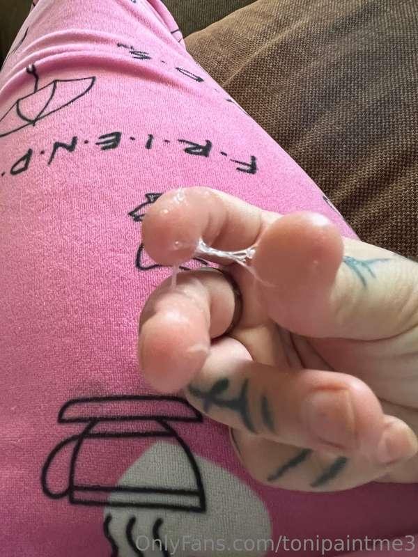 I like to make myself cum thinking about being fucked by a m..