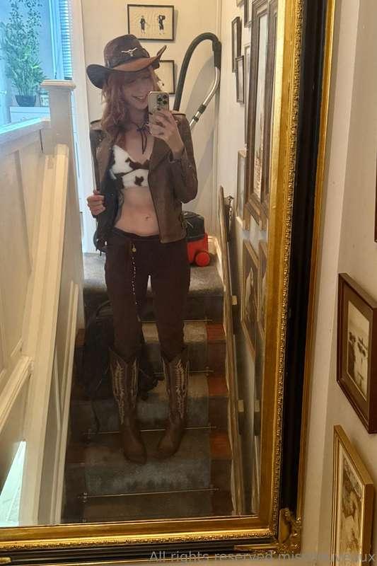 I have space and time for TWO customs this week 🧡 DM to grab..