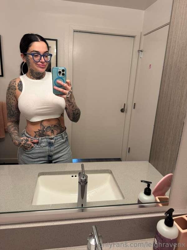 no bra needed 💅