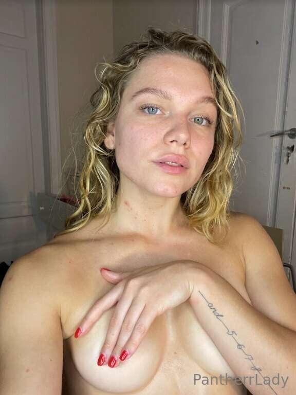 Daddy I need your help down here 🍒