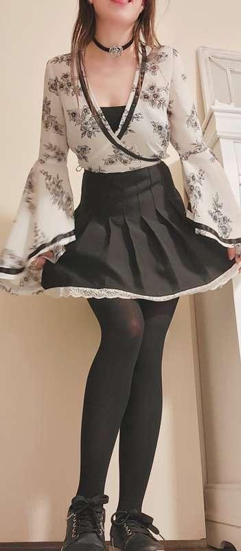 You like my outfit? 🥰