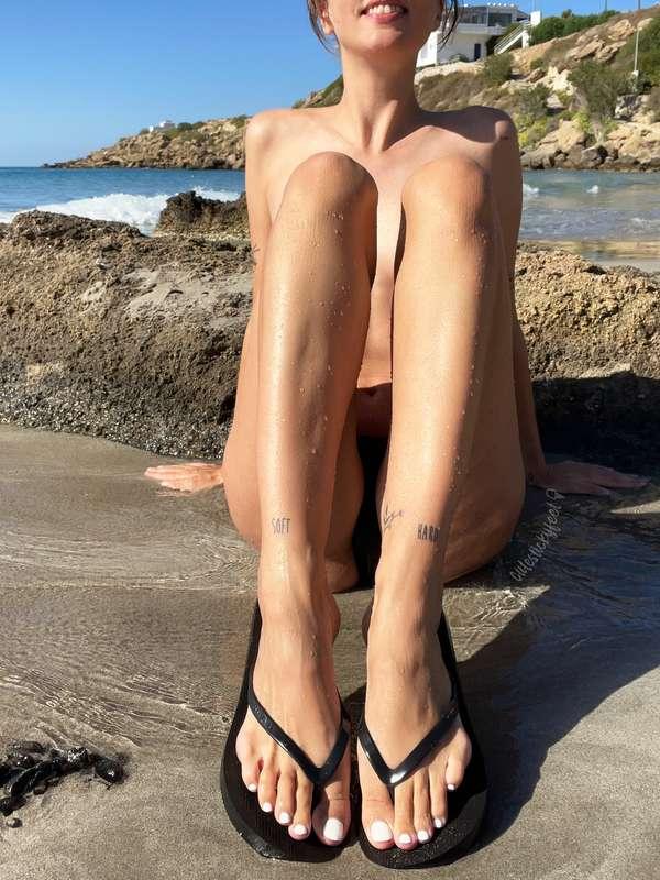 Topless sunbathing is my favorite thing ☀️☀️ how bad do you ..