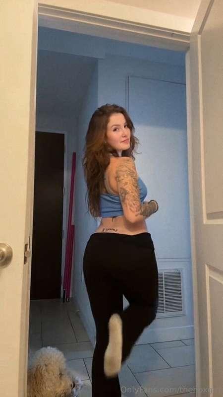 put your face right here and don’t come up 🍑💦👅