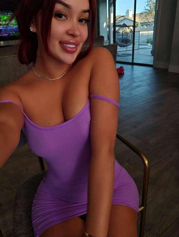 REAL STRANGER HOOKUP!I met this super hot latina in the lobb..