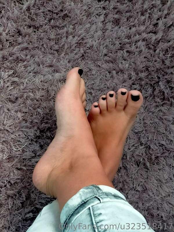 𝑯𝒐𝒚 𝒎𝒆 𝒔𝒊𝒆𝒏𝒕𝒐 𝒖𝒏 𝒑𝒐𝒄𝒐 𝒎𝒊é𝒓𝒄𝒐𝒍𝒆𝒔 𝑨𝒅𝒂𝒎𝒔 🤭