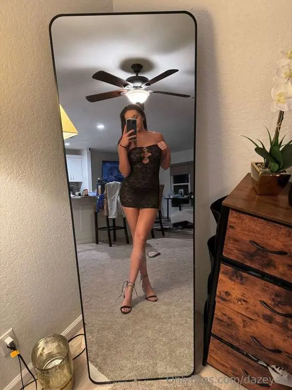 if i were on a date i would so wear this under my dress... 💞