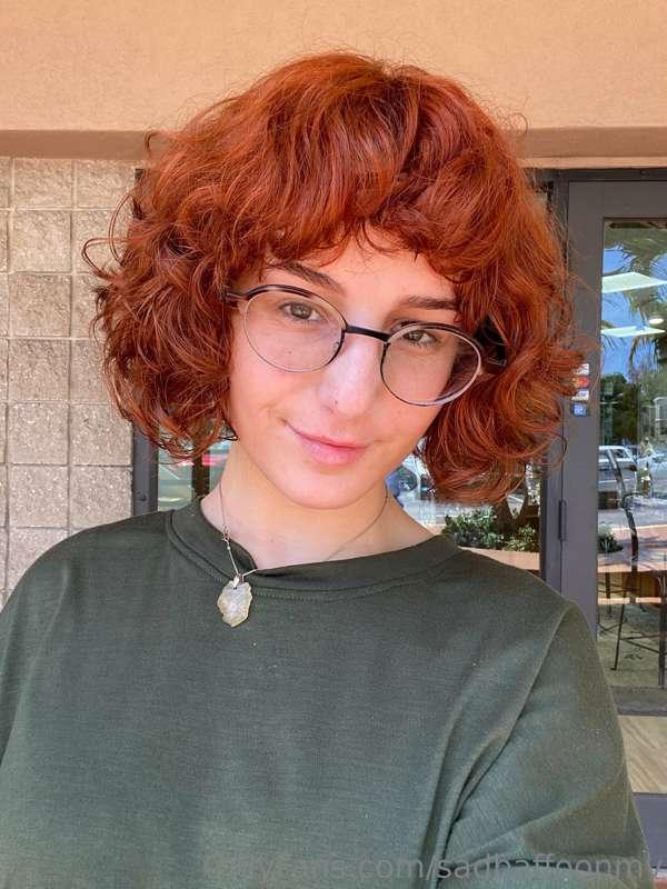 did my own roots but just got my hair trimmed up!!! i love i..