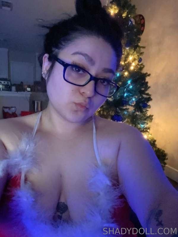 Dm me right now for a custom video or a live show 😈