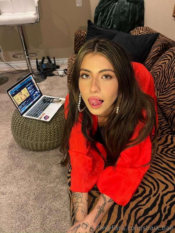 👅