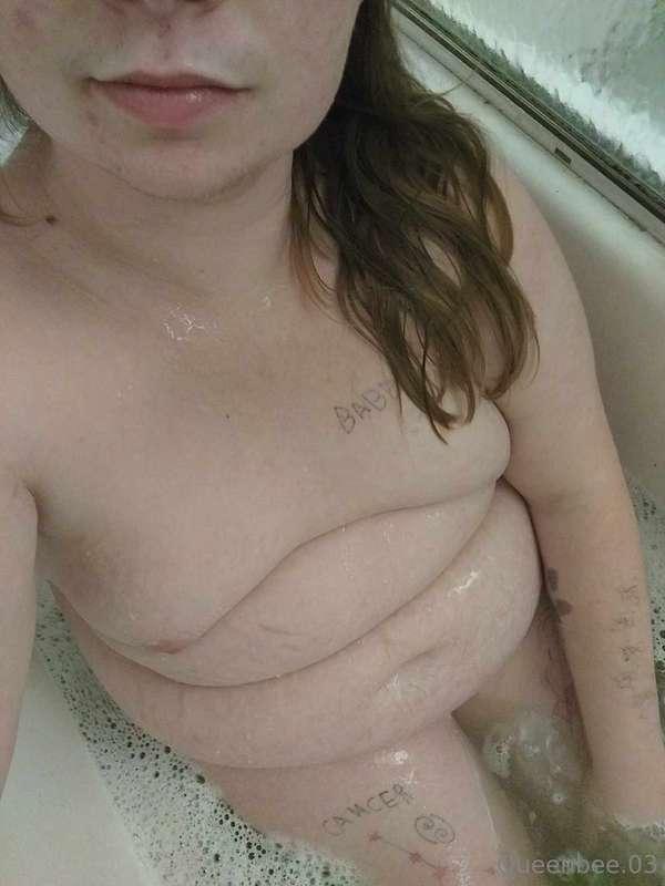 queenbee.03 image #1