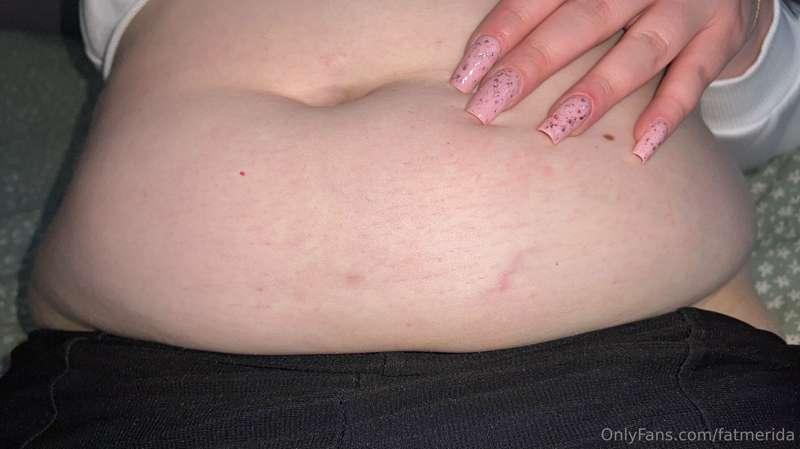 I’ve got the first stretchmarks on my belly🐽🐽🐽Does that mean..