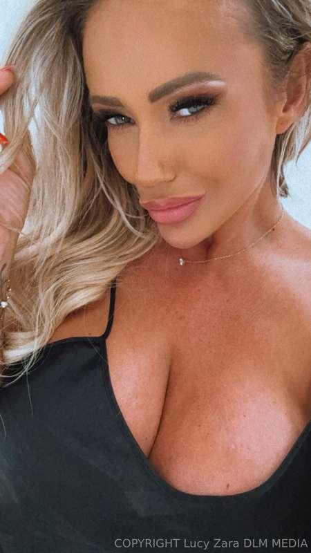 In your DMs join me 😈😈😈