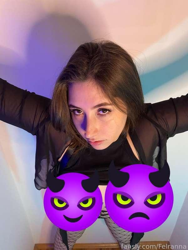 Would you help me and massage my nipples? 💜💜💜

#bigtits #curvy #girlnextdoor #nude #nipples #bbw #milkers #tits #chubby #alt
