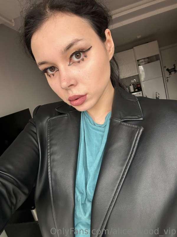 Cute or strong ?🖤🤍🖤
