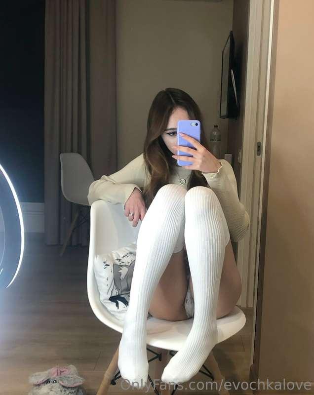 My new overknees😍💔 And new mirror in new home🤍