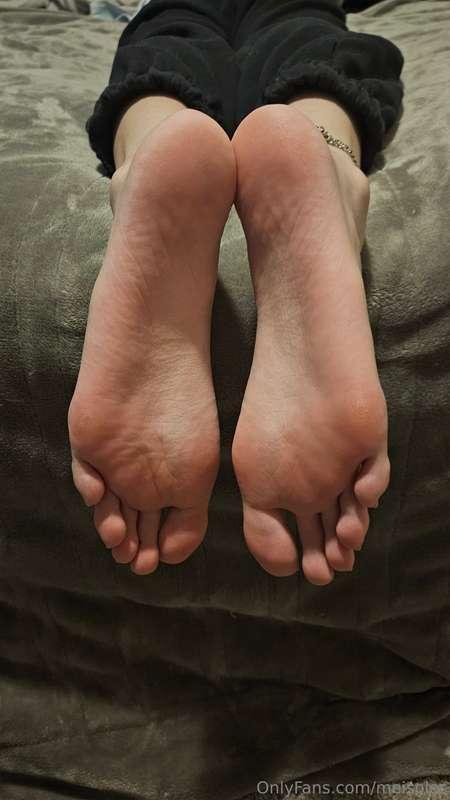 It's big feet Friday! Which is your favorite pic, and why?