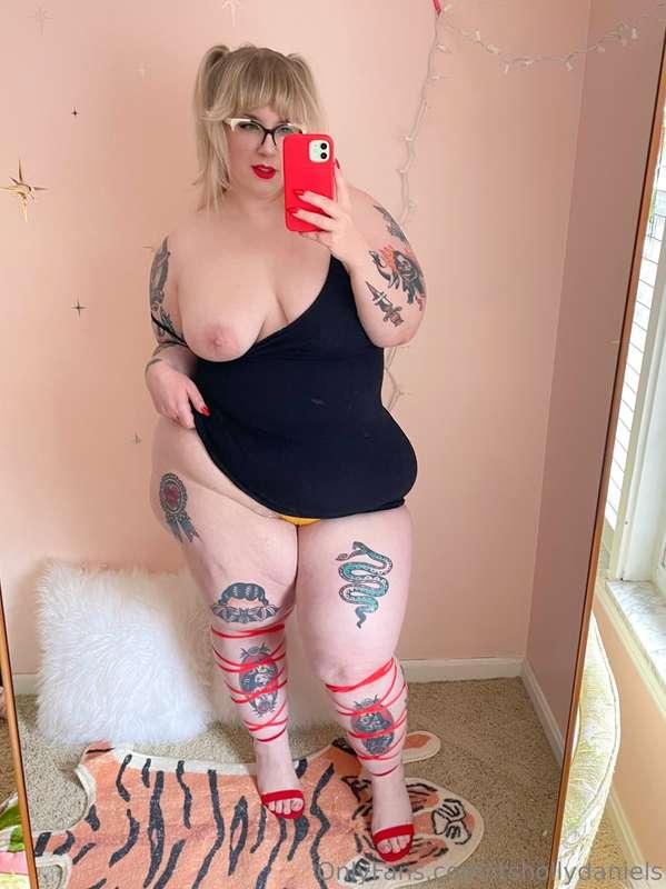 Envy Adams after the concert 🍑

Happy Halloween everyone 🧡🖤