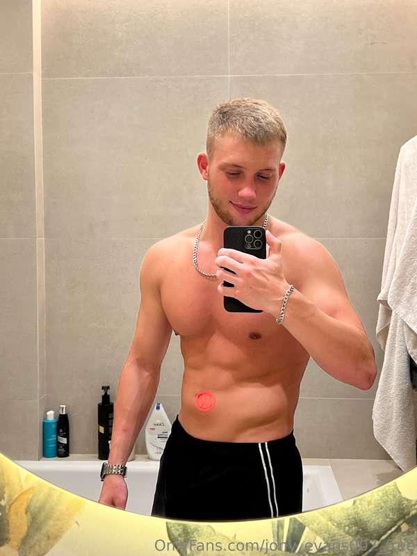 I could pose for a greek sculptor but better pose just for u..